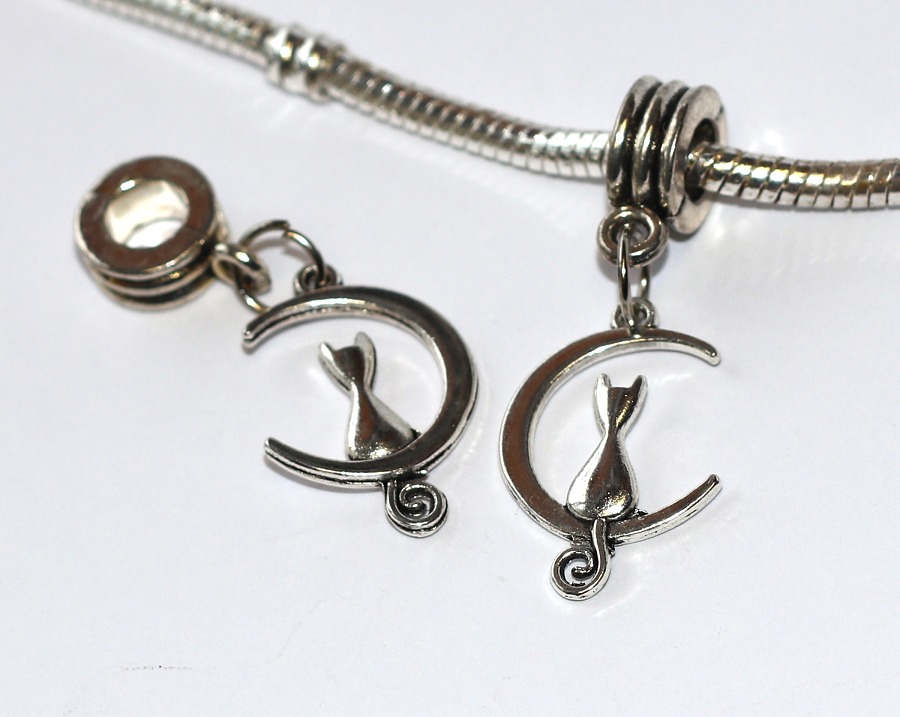 Přívěsek Fashion Jewerly - Kočka sedí v měsíci, Večerní představení, Silueta a Elegance, Love Cats 3745